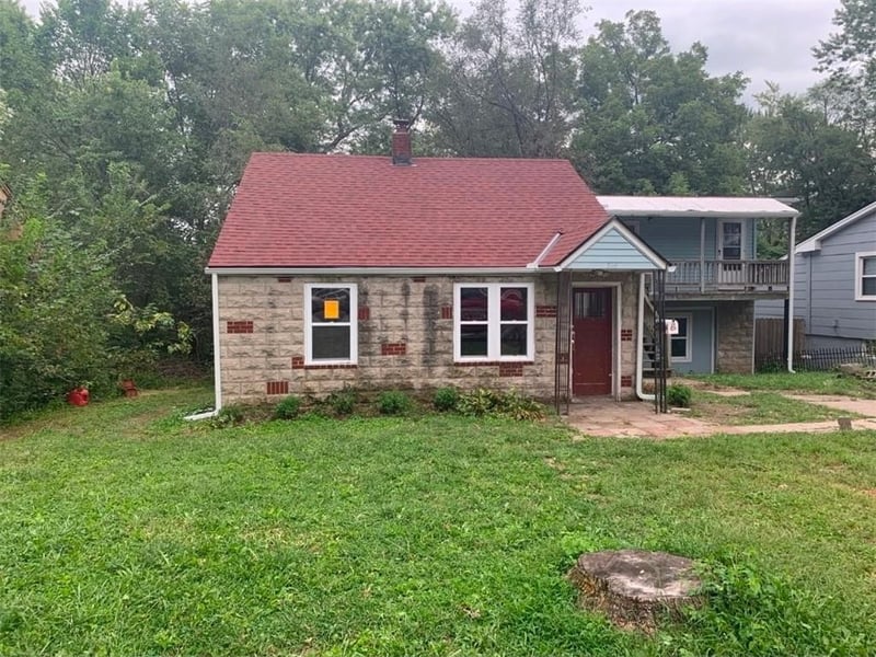 516 13 St, Blue Springs, MO 64015