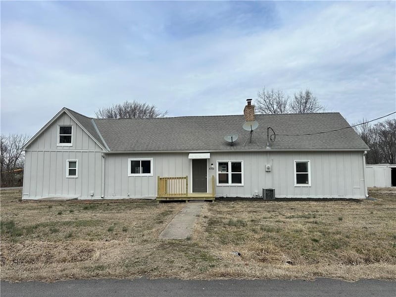 4703 Hifner St, Independence, MO 64058