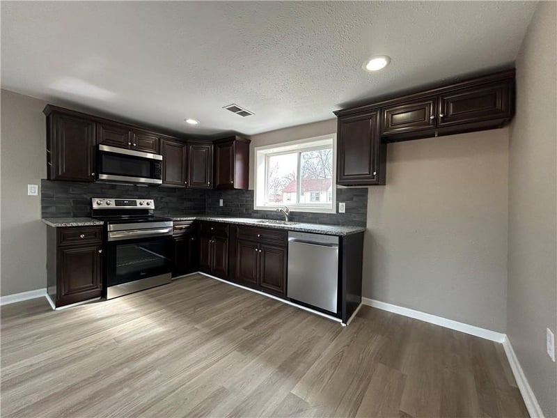4703 Hifner St, Independence, MO 64058