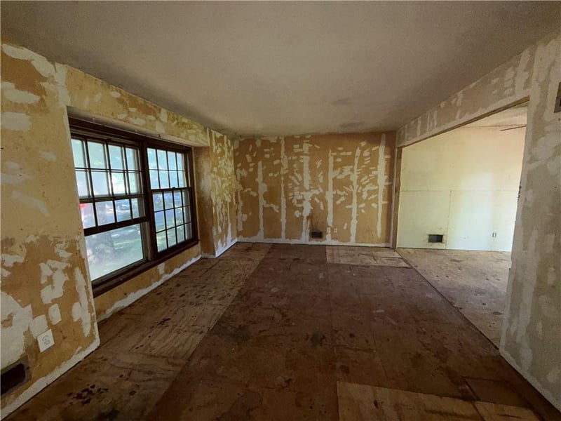 509 Westminister Rd, Blue Springs, MO 64014