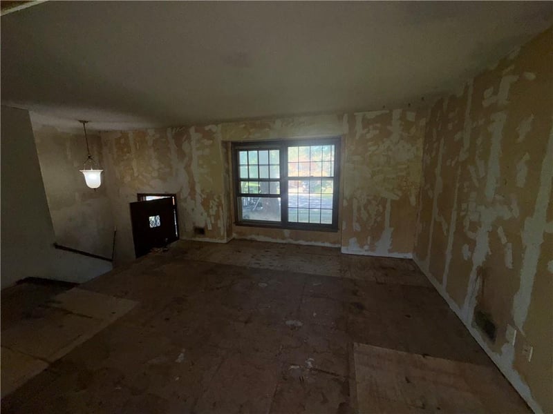 509 Westminister Rd, Blue Springs, MO 64014
