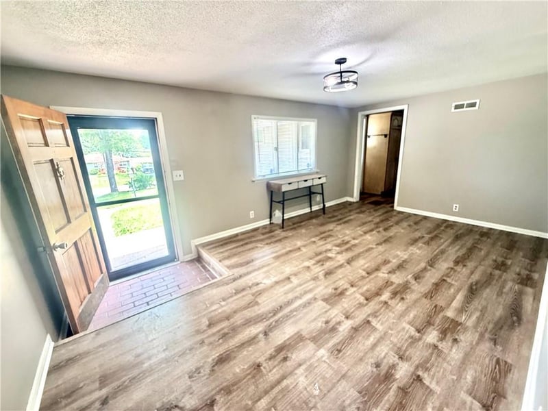 2214 28th St, St Joseph, MO 64503