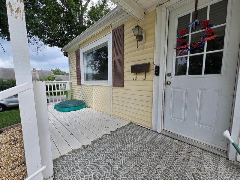 403 6th St, Cameron, MO 64429