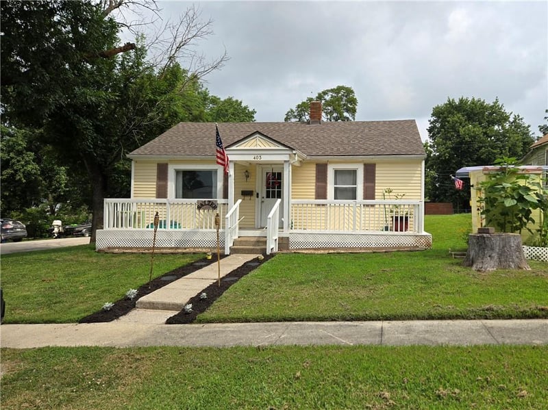 403 6th St, Cameron, MO 64429