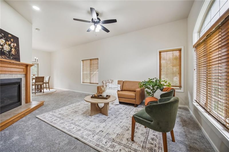 805 Fieldstone Dr, Lawrence, KS 66049