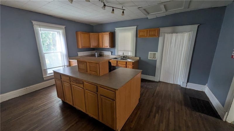820 Vine St, Chillicothe, MO 64601