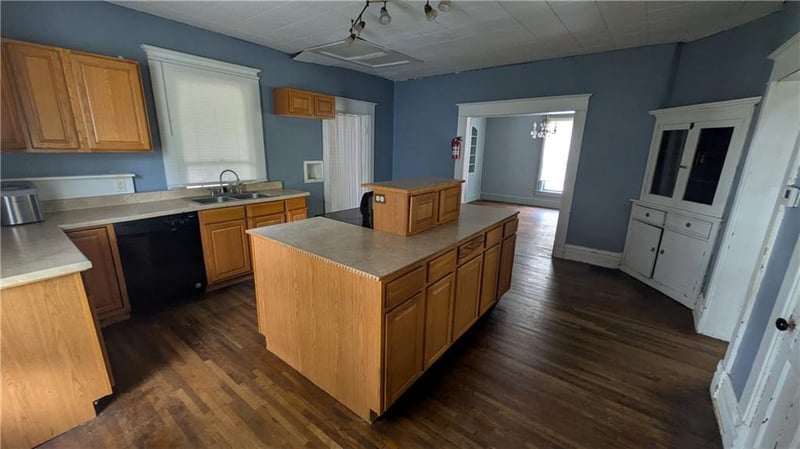 820 Vine St, Chillicothe, MO 64601