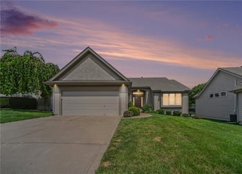 3104 NW 86th St, Kansas City, MO 64154