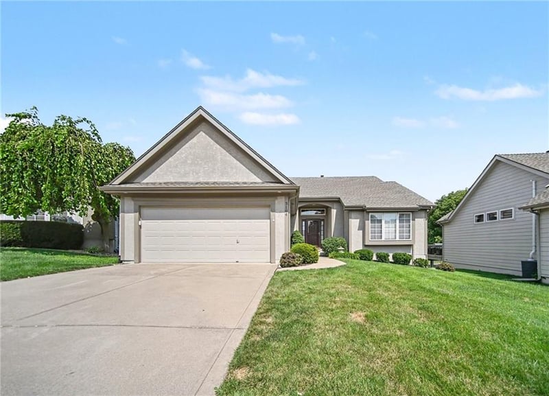 3104 NW 86th St, Kansas City, MO 64154