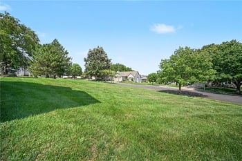 3104 NW 86th St, Kansas City, MO 64154