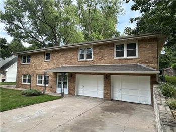 430 NW 58th St, Kansas City, MO 64118