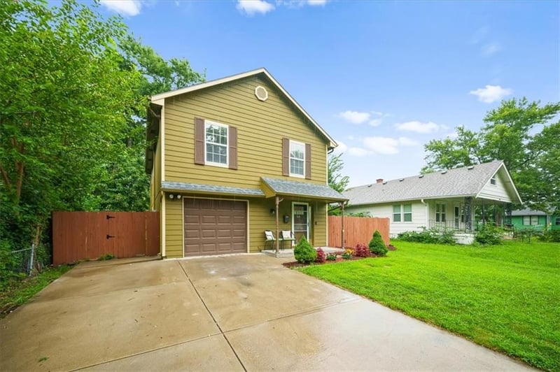 300-B Buchanan St, Olathe, KS 66061