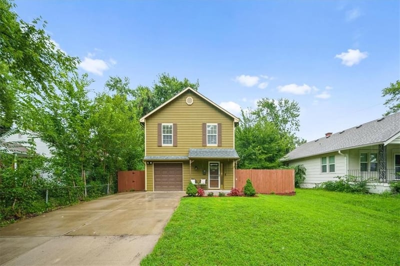 300-B Buchanan St, Olathe, KS 66061