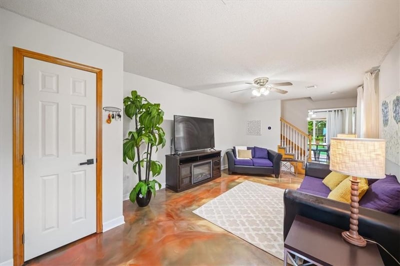 300-B Buchanan St, Olathe, KS 66061
