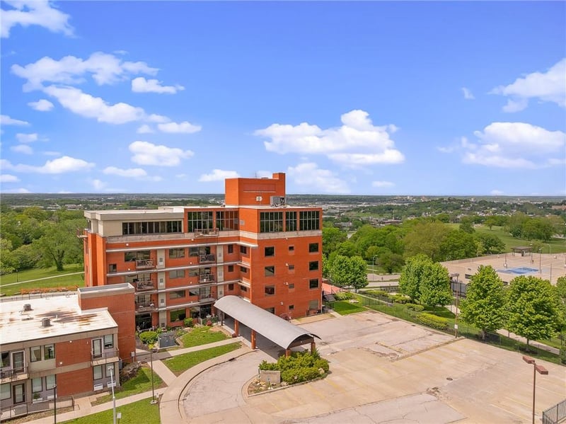 2940 Baltimore Ave #1404, Kansas City, MO 64108