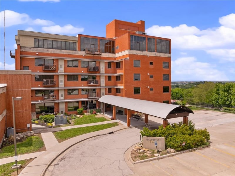 2940 Baltimore Ave #1404, Kansas City, MO 64108