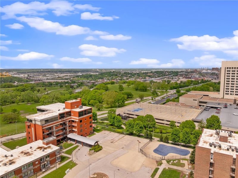 2940 Baltimore Ave #1404, Kansas City, MO 64108