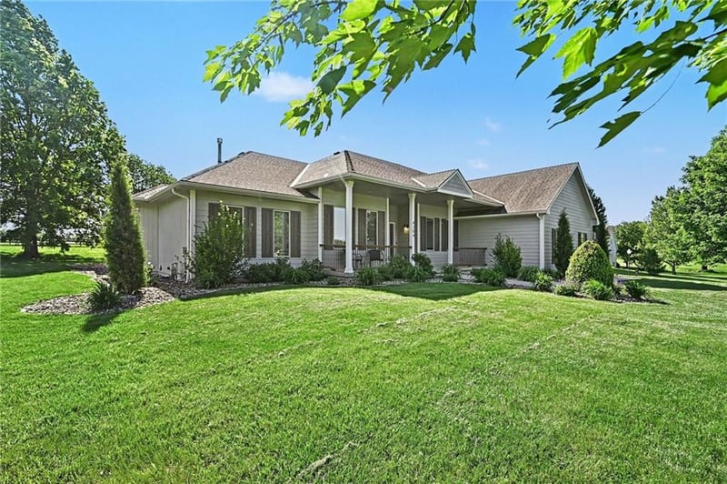 4204 Wingate Cir, Blue Springs, MO 64014