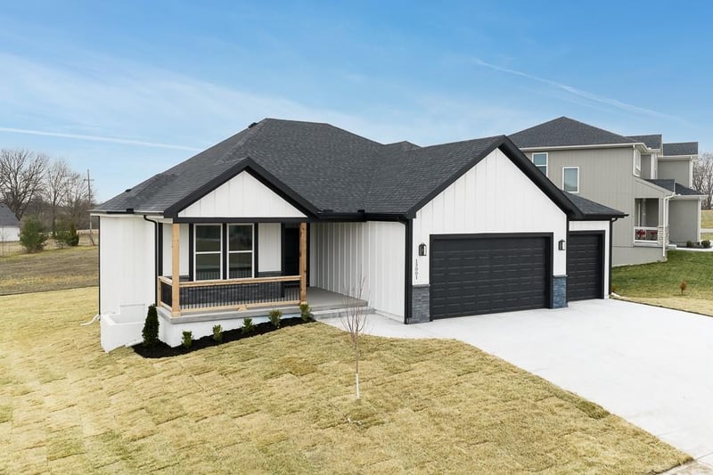 15609 Austin Ct, Basehor, KS 66007