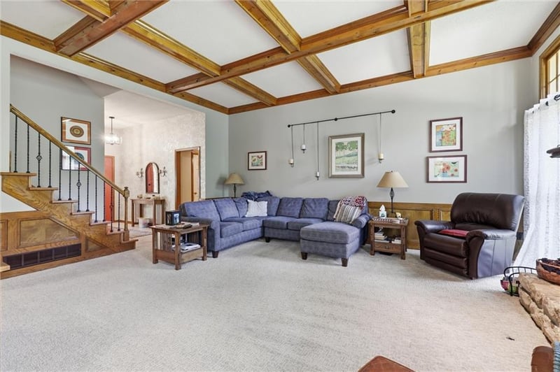 8531 Hallet St, Lenexa, KS 66215