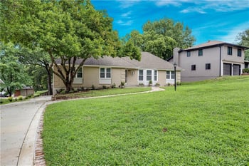 404 NW Briarcliff Rd, Kansas City, MO 64116