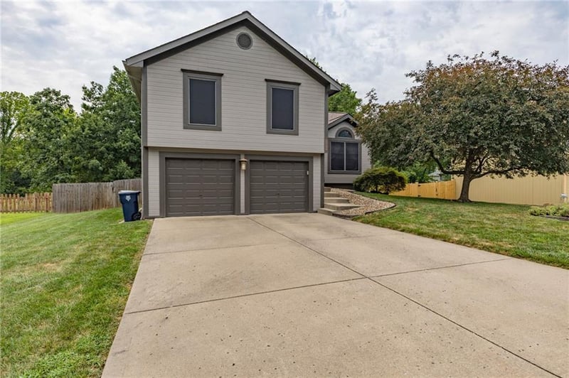 7022 Hickory St, Kansas City, MO 64118