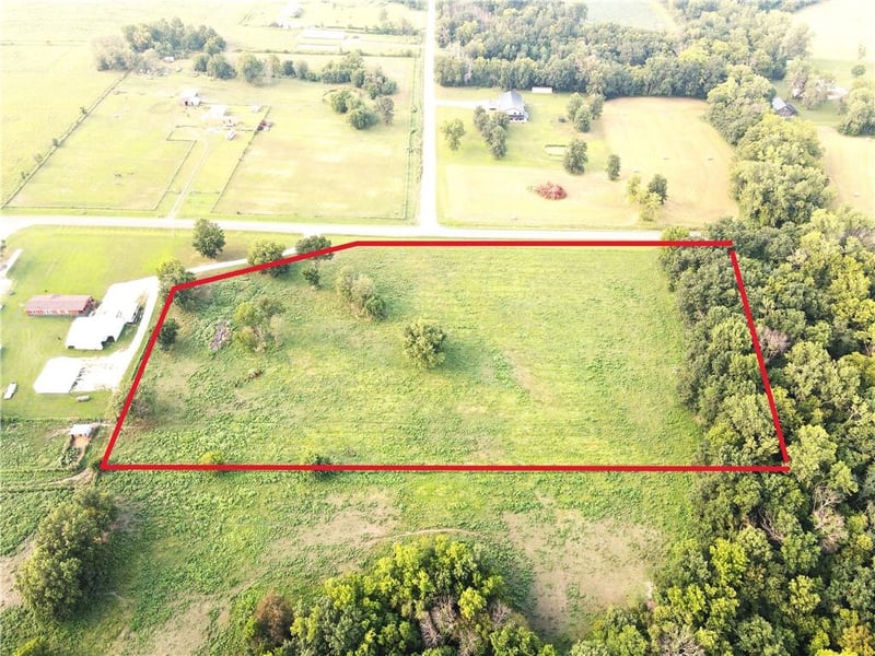 Kk Hw, Holden, MO 64040