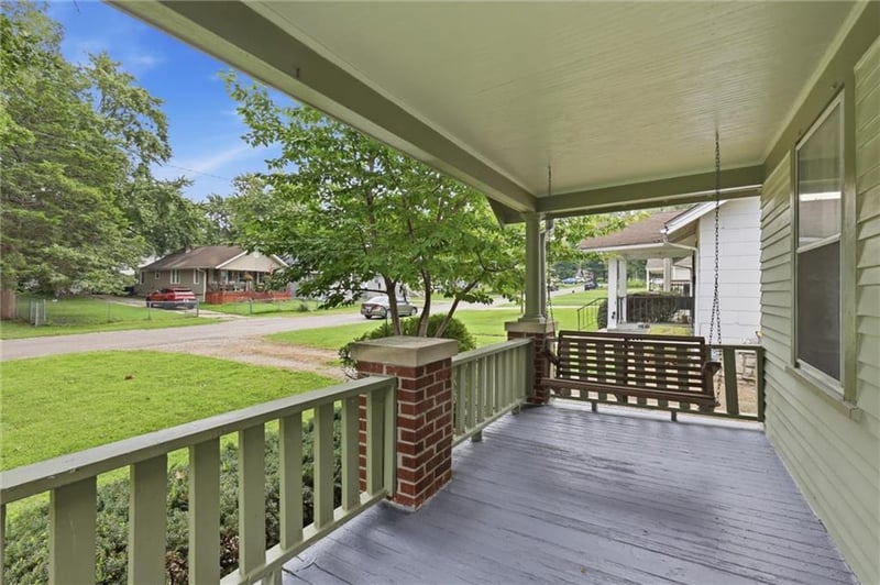 211 77th Ter, Kansas City, MO 64114