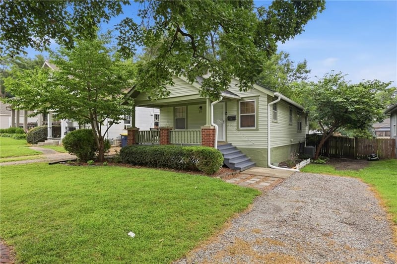 211 77th Ter, Kansas City, MO 64114