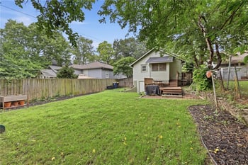 211 W 77th Ter, Kansas City, MO 64114