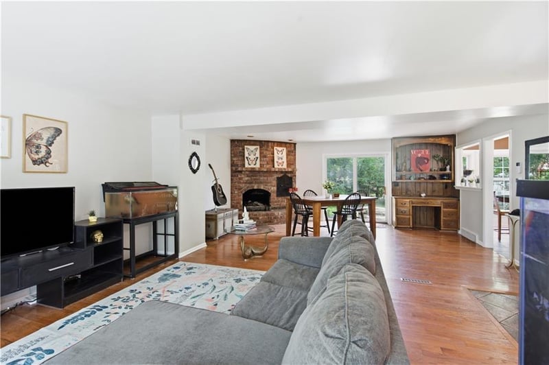12739 Overbrook Rd, Leawood, KS 66209