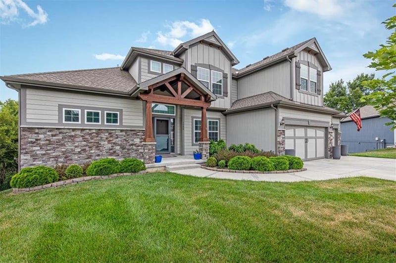 1208 Silverleaf Ct, Liberty, MO 64068