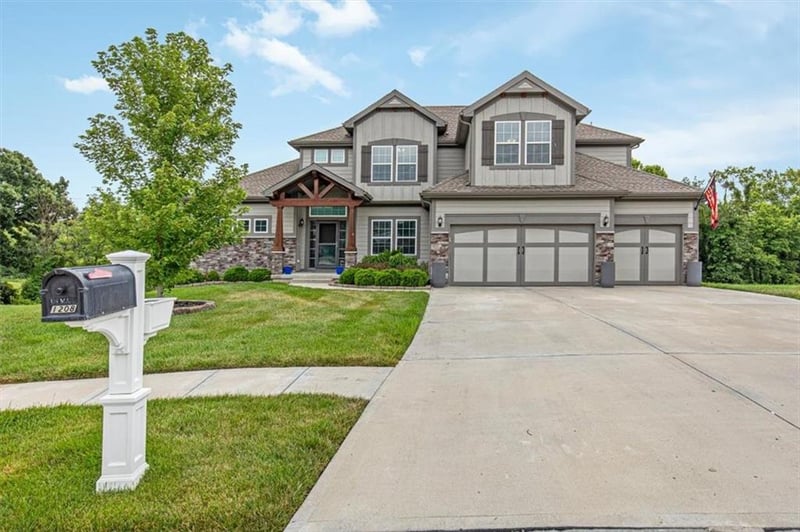 1208 Silverleaf Ct, Liberty, MO 64068