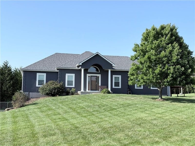 16502 Dana Ln, Leavenworth, KS 66048