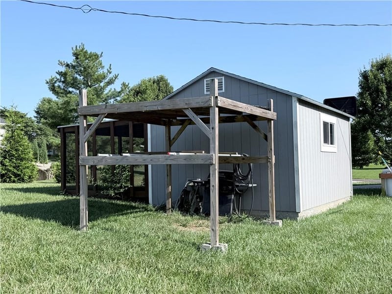16502 Dana Ln, Leavenworth, KS 66048