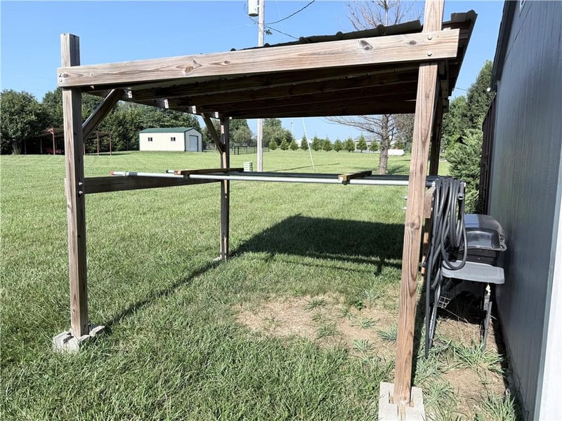 16502 Dana Ln, Leavenworth, KS 66048