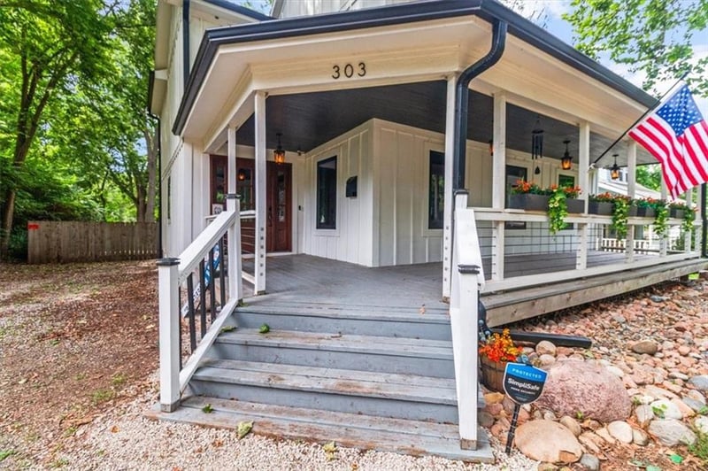 303 2nd St, Lee's Summit, MO 64063