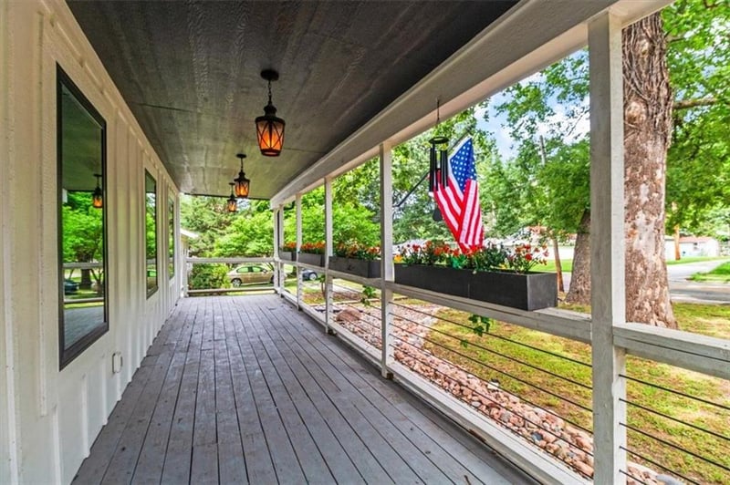 303 2nd St, Lee's Summit, MO 64063