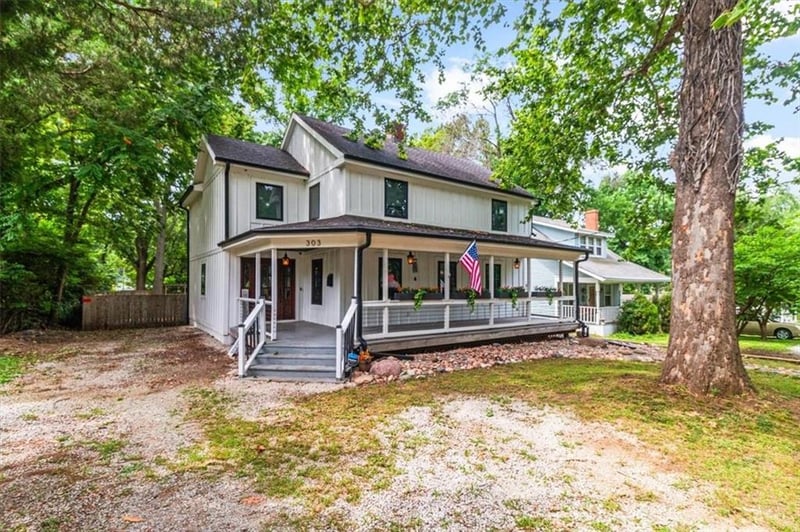 303 2nd St, Lee's Summit, MO 64063