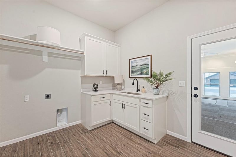 18510 195th Ter, Spring Hill, KS 66083