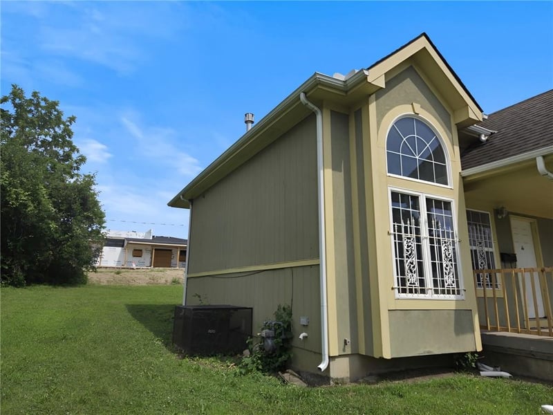 2035 Montgall Ave, Kansas City, MO 64127
