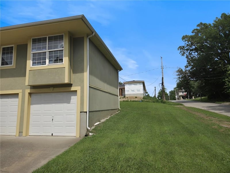 2035 Montgall Ave, Kansas City, MO 64127