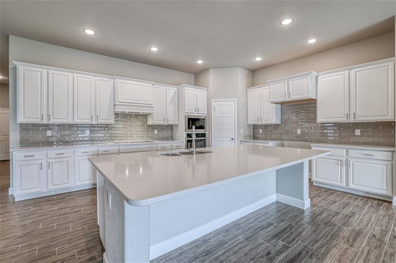 18430 195th Ter, Spring Hill, KS 66083