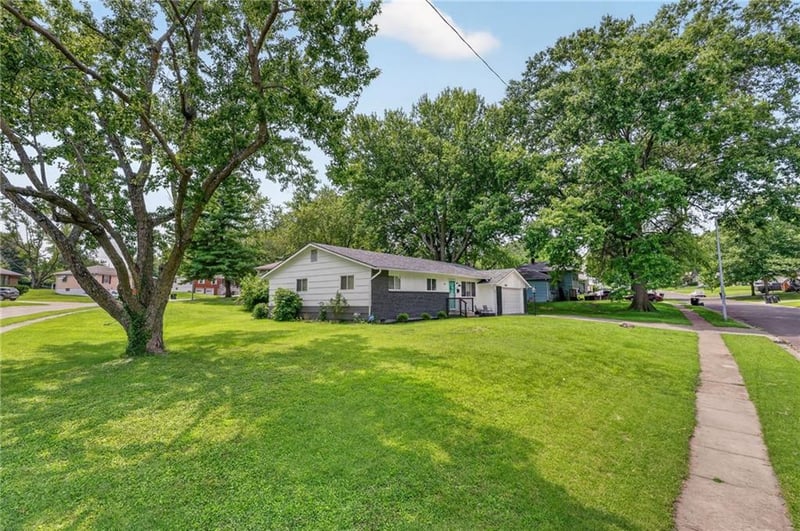 13021 E 40th Ter S, Independence, MO 64055