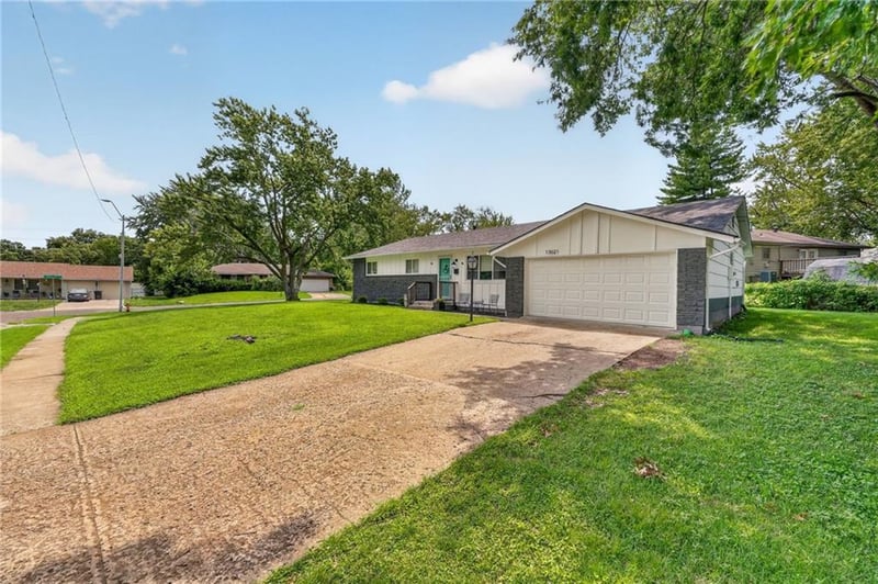 13021 E 40th Ter S, Independence, MO 64055