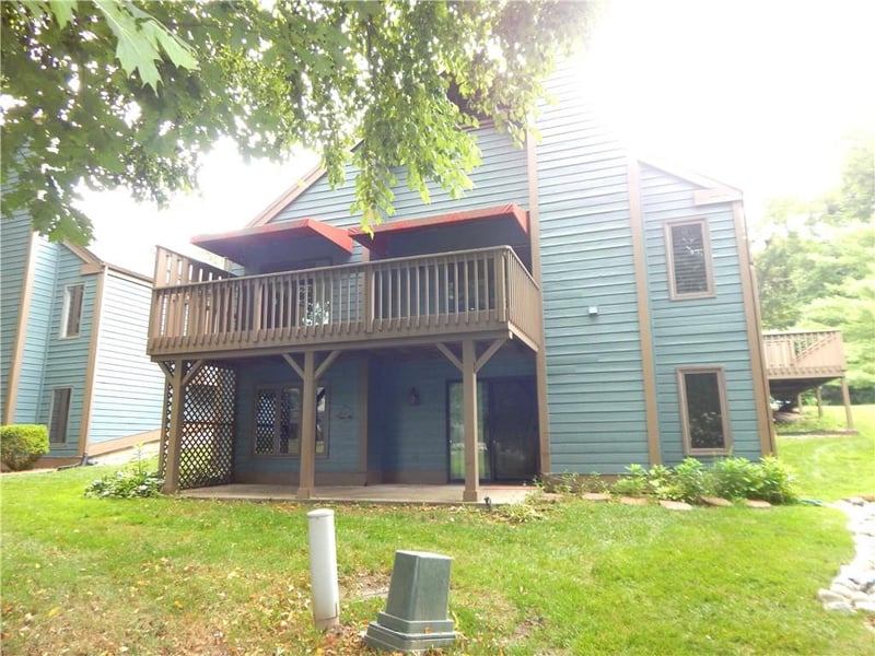 306 Lakeside Dr, Liberty, MO 64068