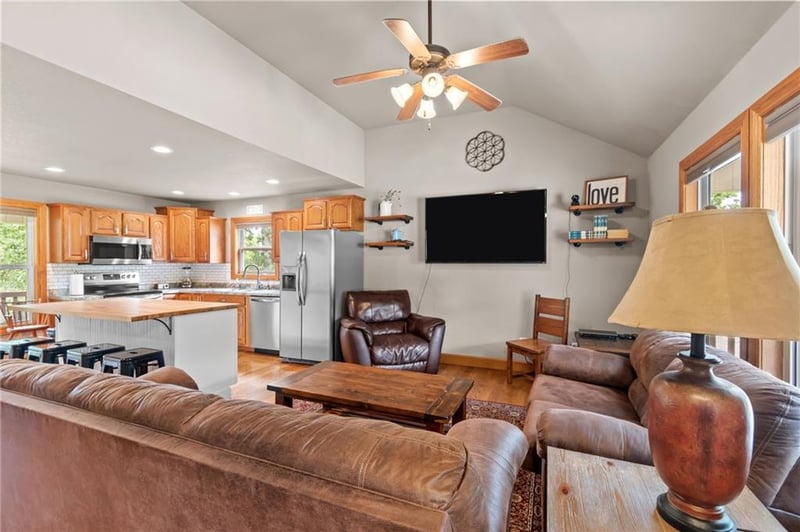 23719 Singing Bird Ln, Warsaw, MO 65355