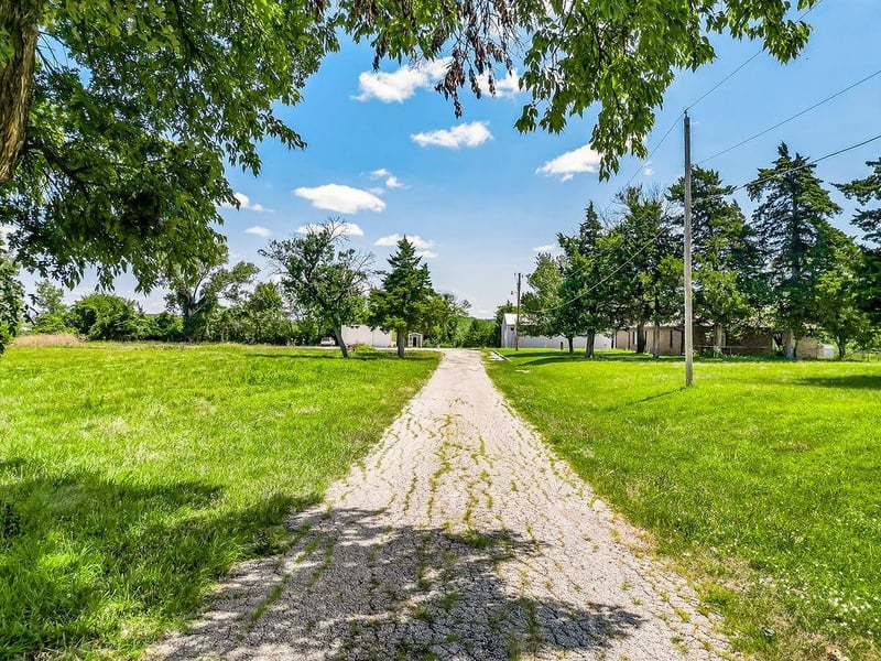 4225 Scott Rd, Kansas City, MO 64137