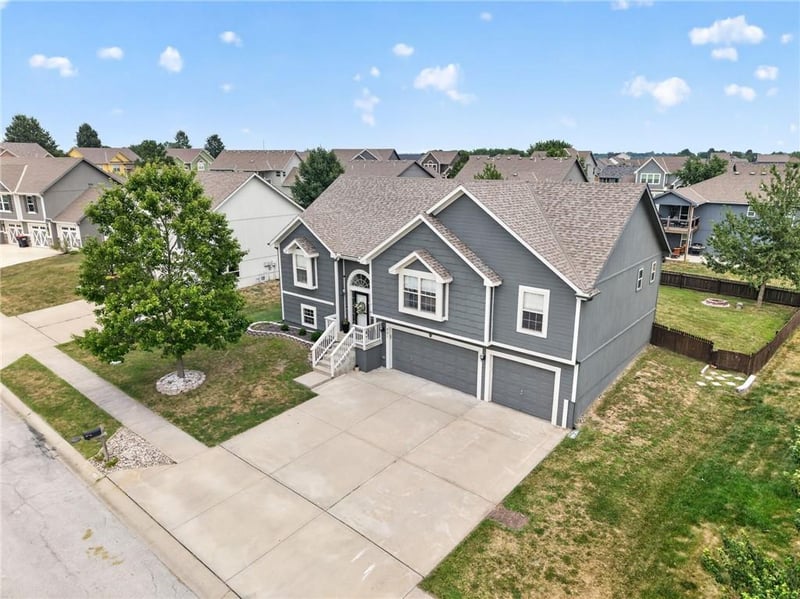 901 Birch St, Kearney, MO 64060