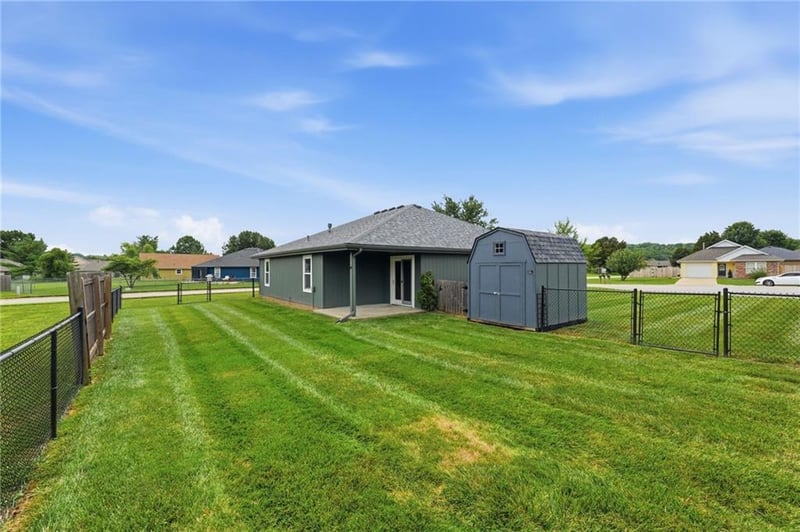 103 Blue Branch Cir, Grain Valley, MO 64029